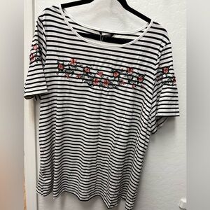 BloomChic Black and White Striped Top with Floral Embroidery Size 18-20/2x. NWOT